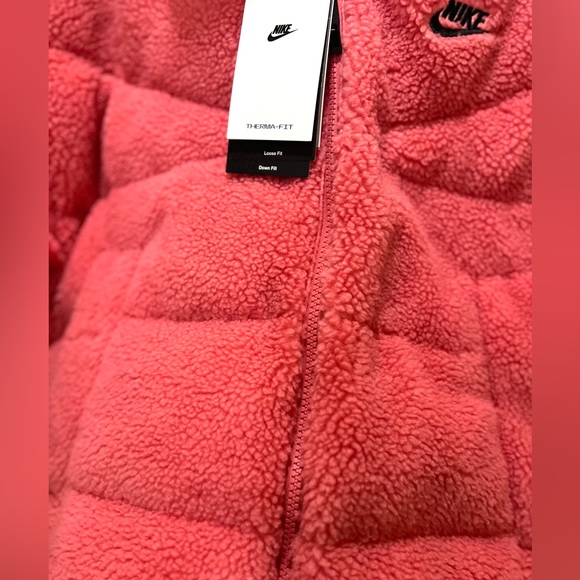 Nike Women’s Therma Fit Sherpa Puffer Loose Fit Jacket - Picture 8 of 16